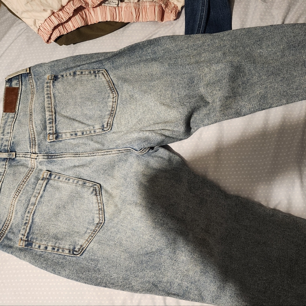 Womens Ultra High-Rise Mom Jeans